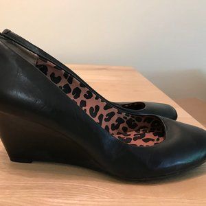Jessica Simpson Wedge Heal